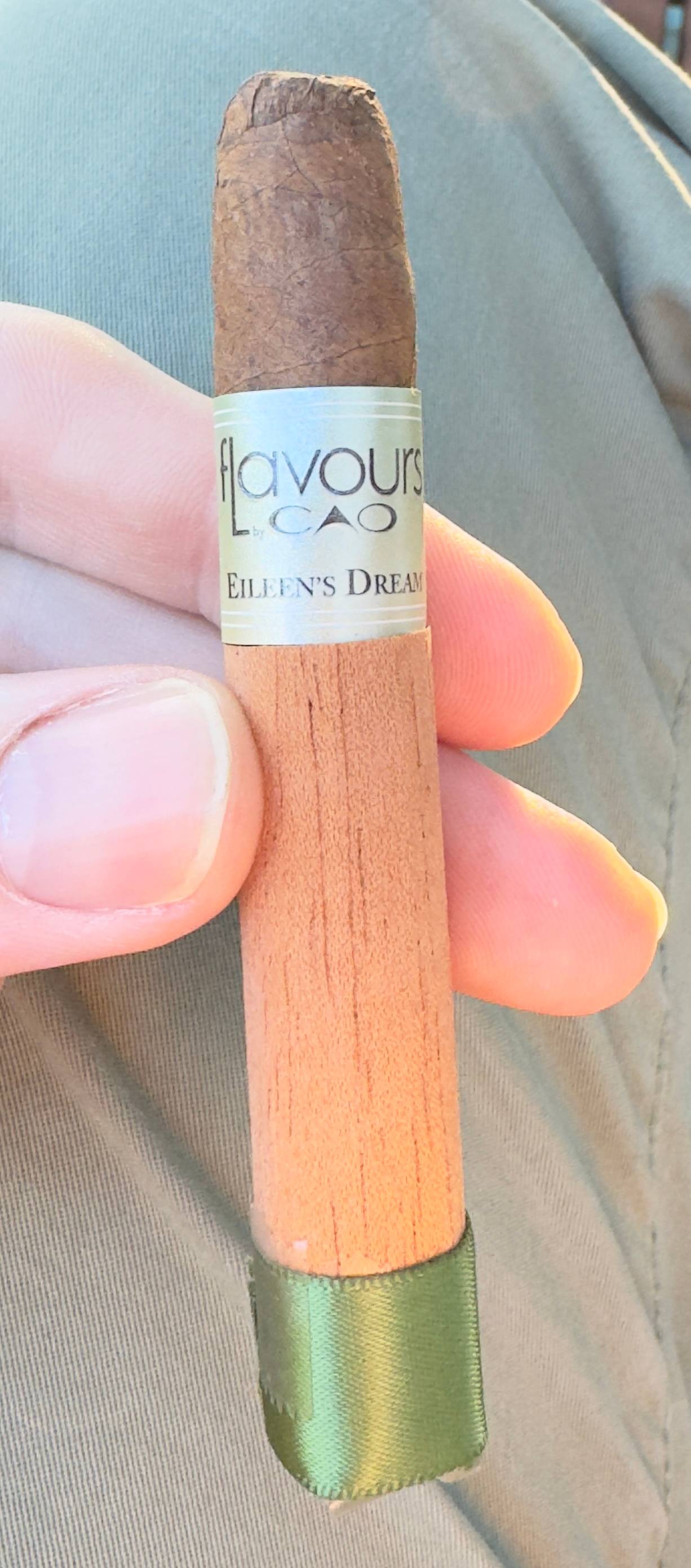 Photo 1 of 1 for CAO Flavours Eileen's Dream Petit Corona 4" * 40, reviewed on Sep 2, 2024 and given a rating of 5.7.