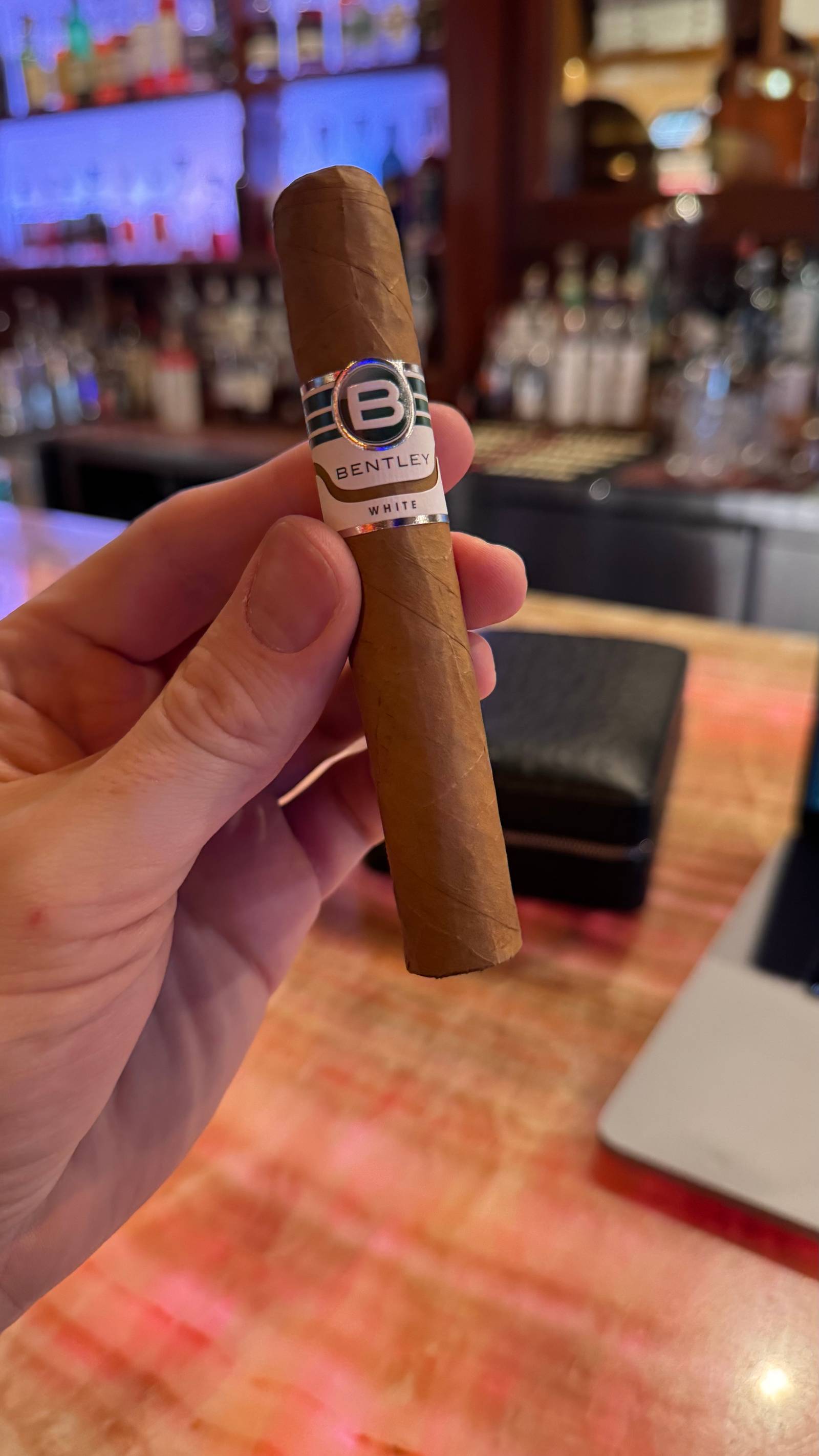Photo 1 of 2 for Bentley White Edition Robusto 5" * 50, reviewed on Jan 23, 2025 and given a rating of 5.