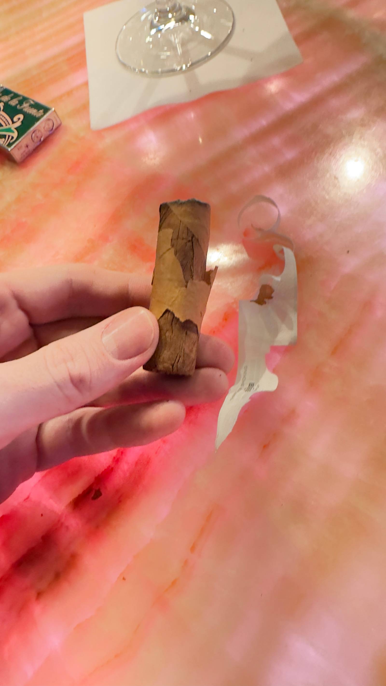 Photo 2 of 2 for Bentley White Edition Robusto 5" * 50, reviewed on Jan 23, 2025 and given a rating of 5.