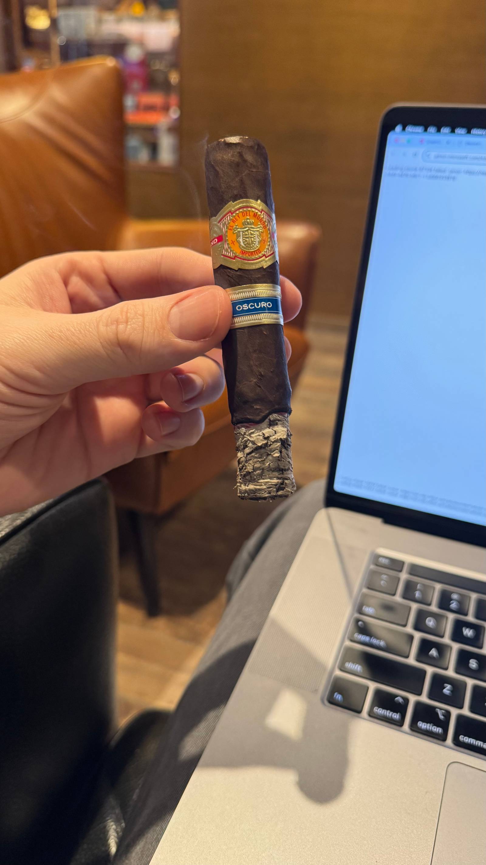 Photo 3 of 3 for El Rey Del Mundo Oscuro Robusto 5" * 54, reviewed on Feb 20, 2025 and given a rating of 6.1.