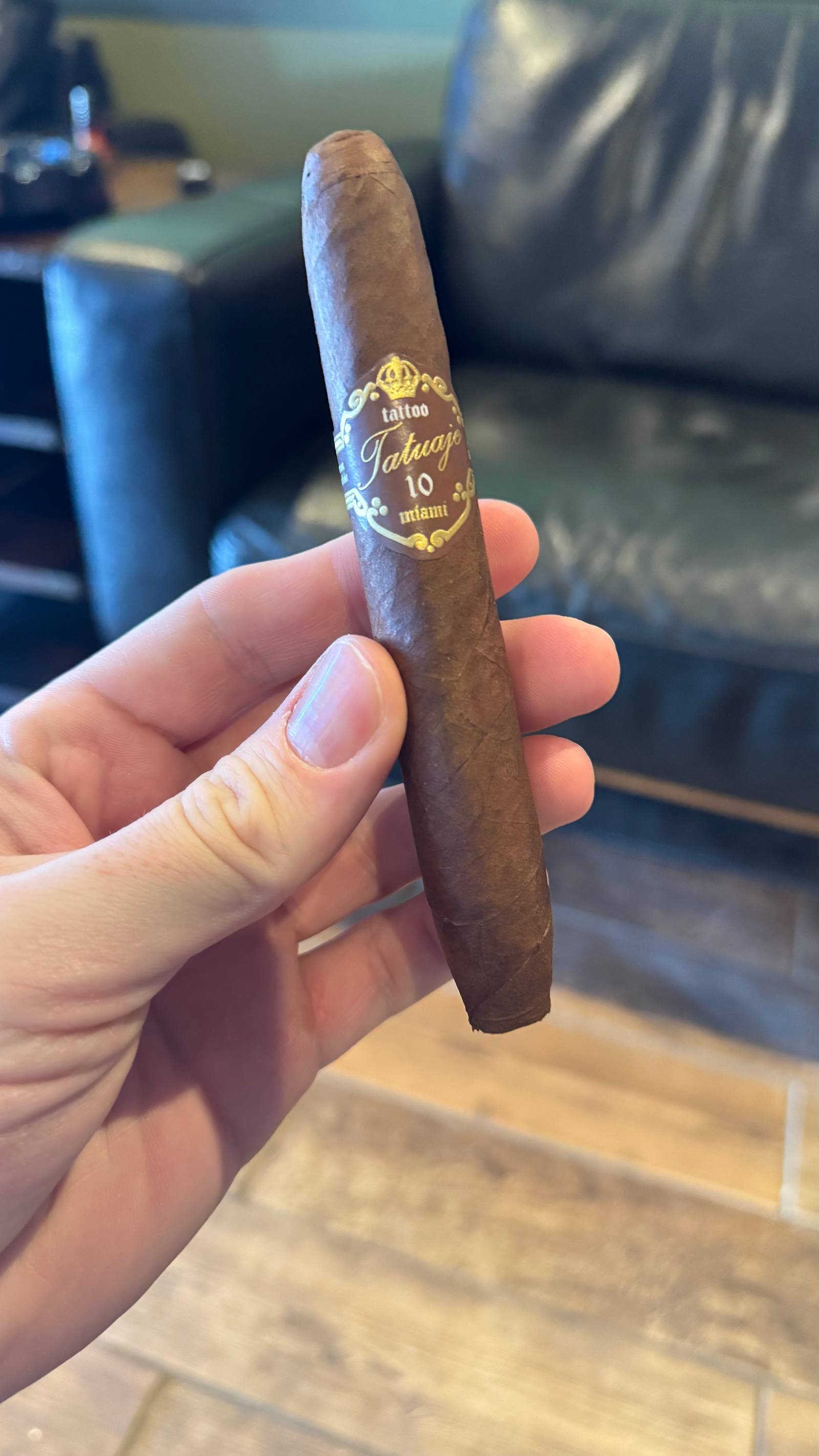 Photo 1 of 2 for Tatuaje 10th Anniversary Belle Encre Perfectp 5.375" * 42, reviewed on Jan 20, 2025 and given a rating of 6.2.