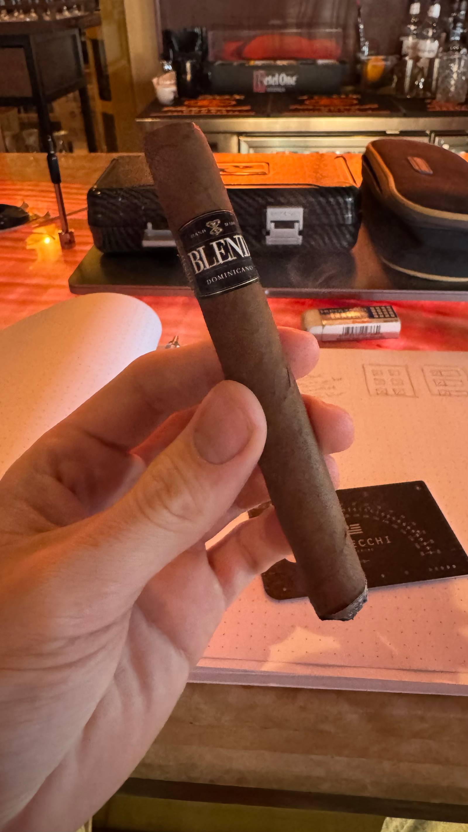 Photo 1 of 1 for Blend 2023 Edition Blend Dominicana La Familia Robusto 5" * 50, reviewed on Sep 24, 2024 and given a rating of 6.3.