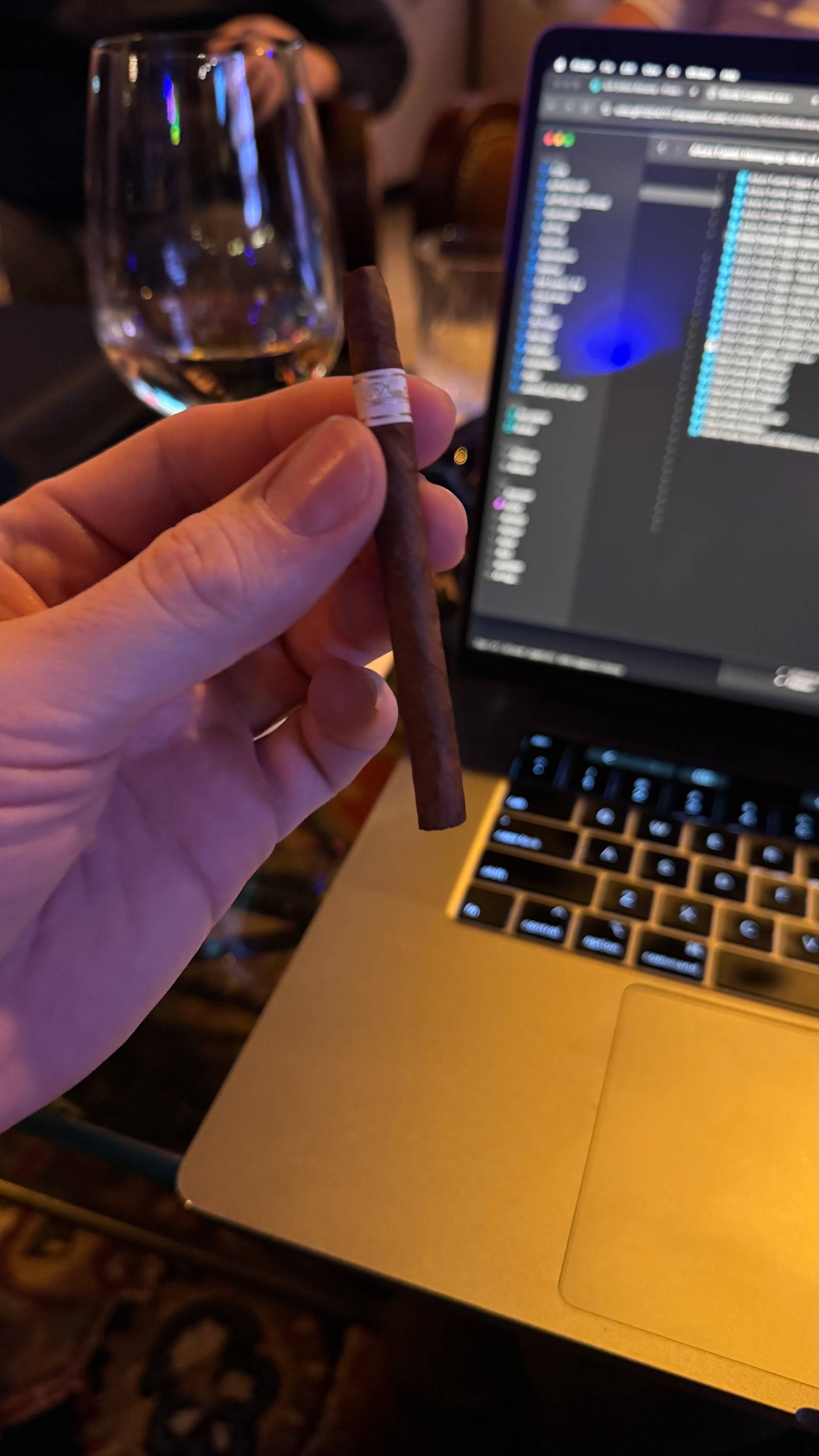 Photo 1 of 1 for Davidoff Signature Exquisitos 3.625" * 22, reviewed on Mar 4, 2025 and given a rating of 6.3.