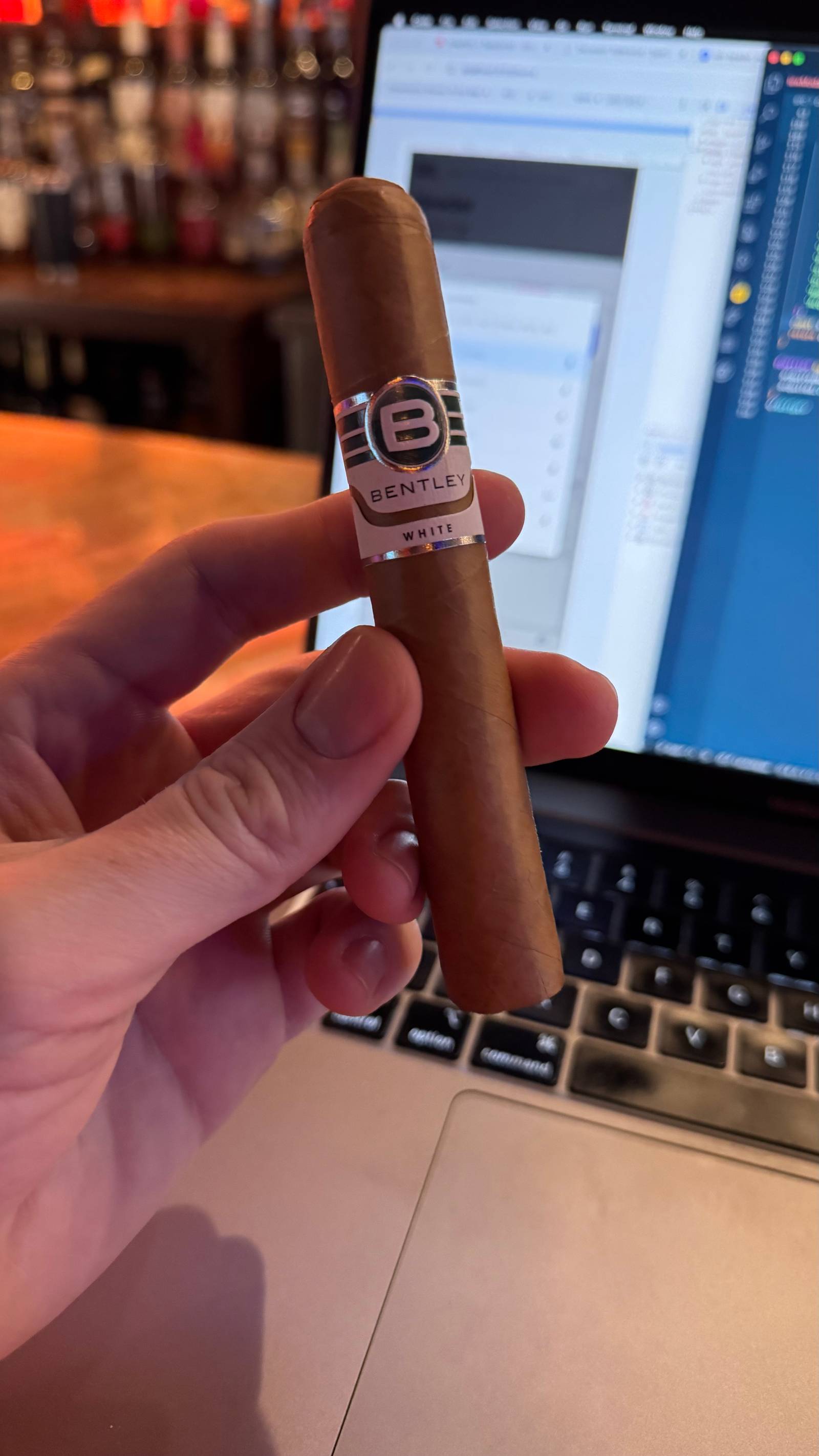 Photo 1 of 2 for Bentley White Edition Robusto 5" * 50, reviewed on Feb 5, 2025 and given a rating of 6.9.