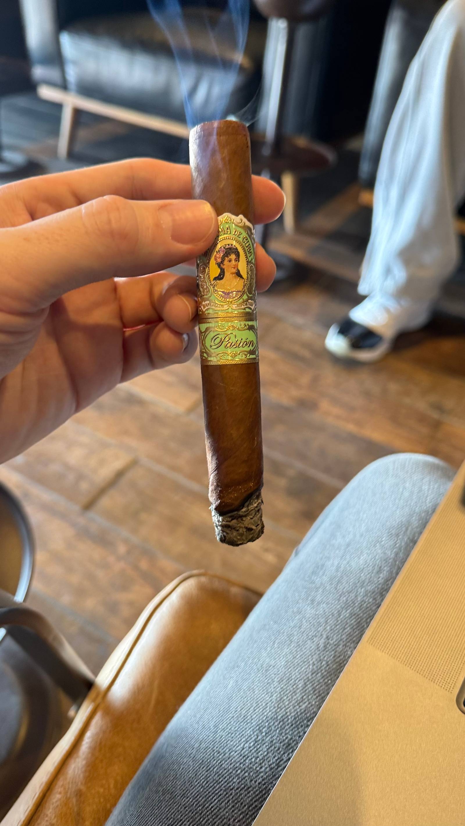 Photo 2 of 5 for Ashton La Aroma de Cuba Pasión Marveloso Maduro 6" * 52, reviewed on Jan 3, 2025 and given a rating of 7.1.