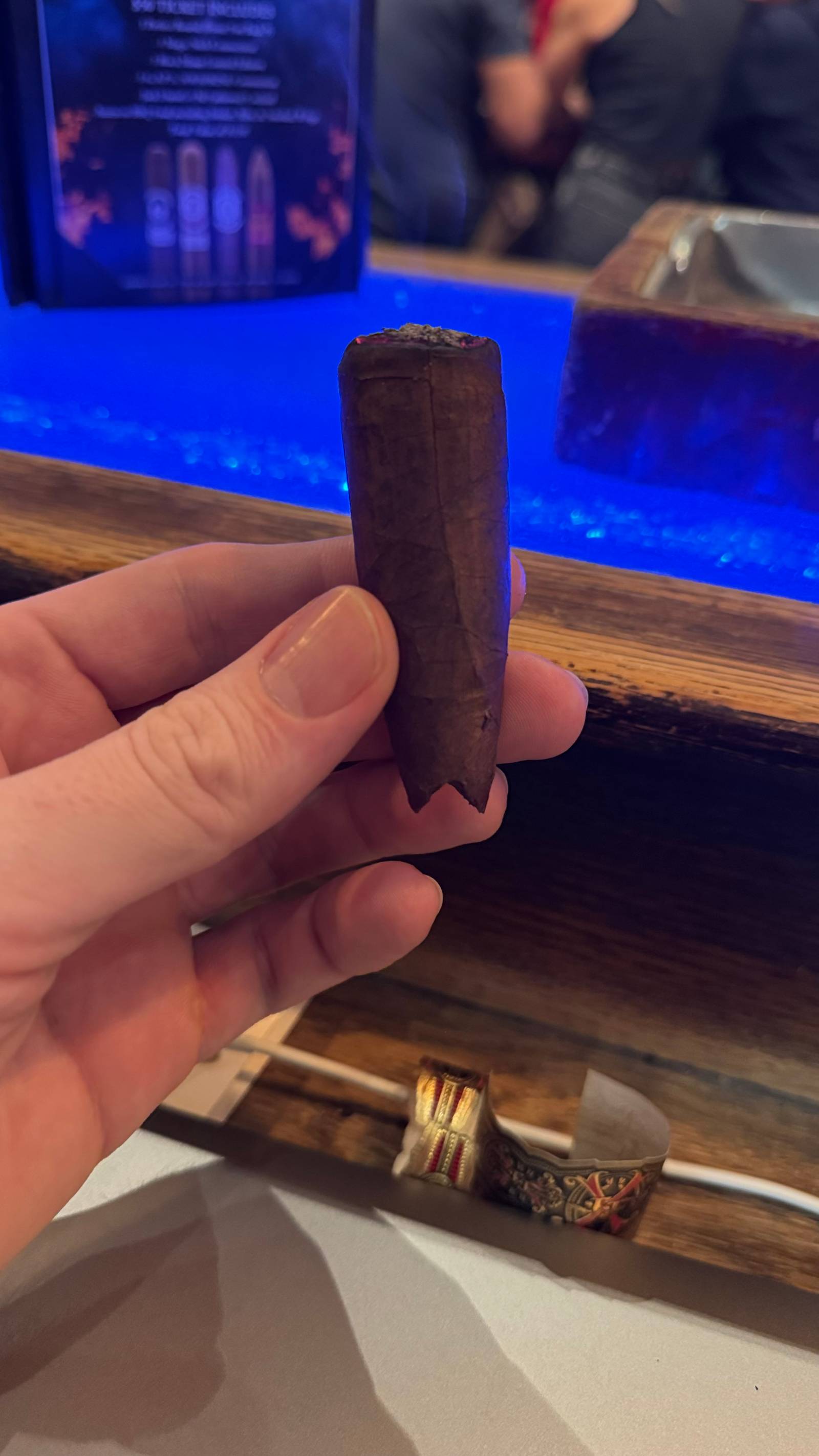 Photo 3 of 3 for Davidoff Escurio Gran Perfecto 5" * 61, reviewed on Dec 23, 2024 and given a rating of 7.3.