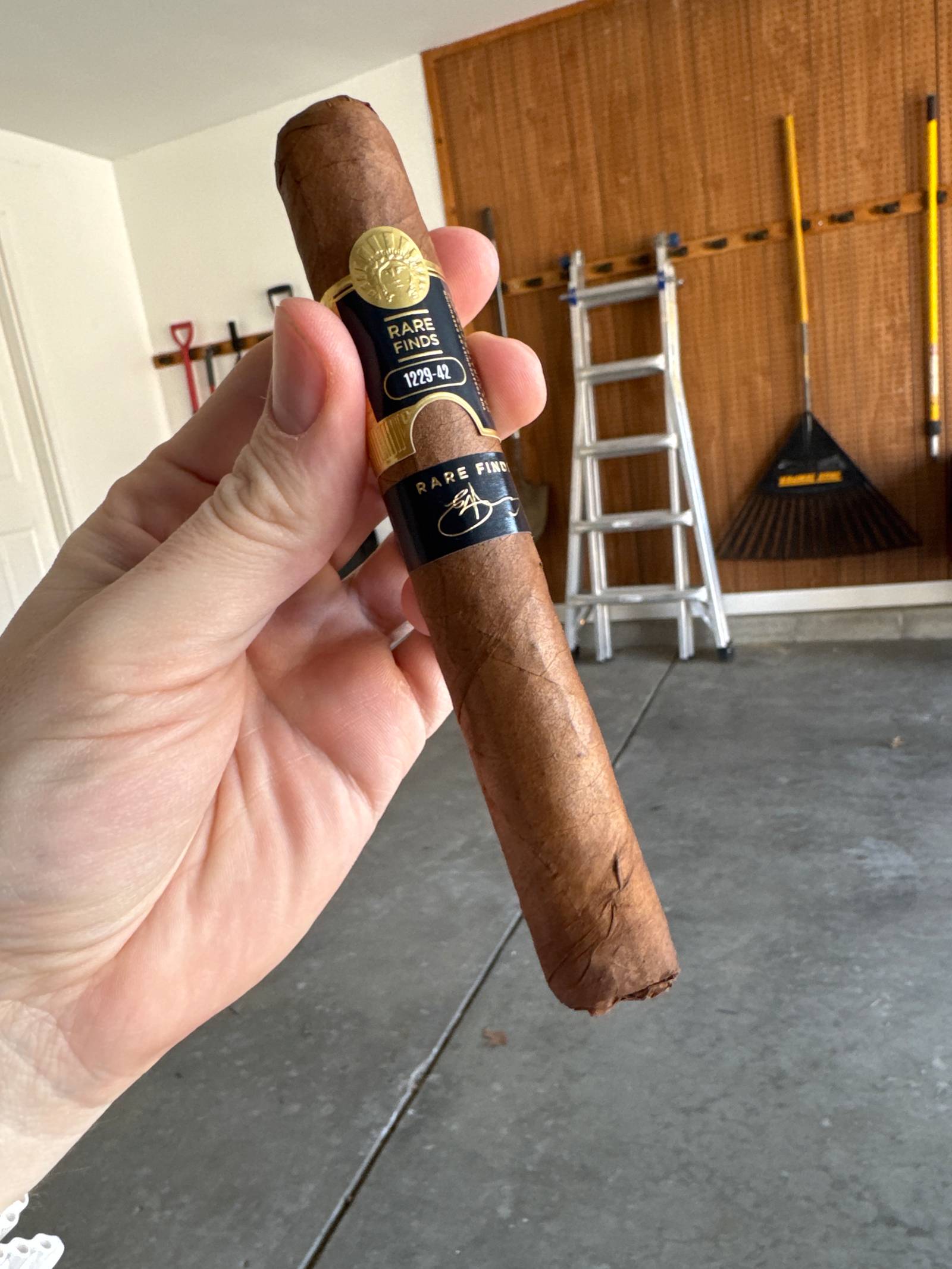 Photo 1 of 4 for Tobacconist of Greenwich Rare Finds 1229-42 Toro 6" * 55, reviewed on Mar 13, 2025 and given a rating of 7.4.