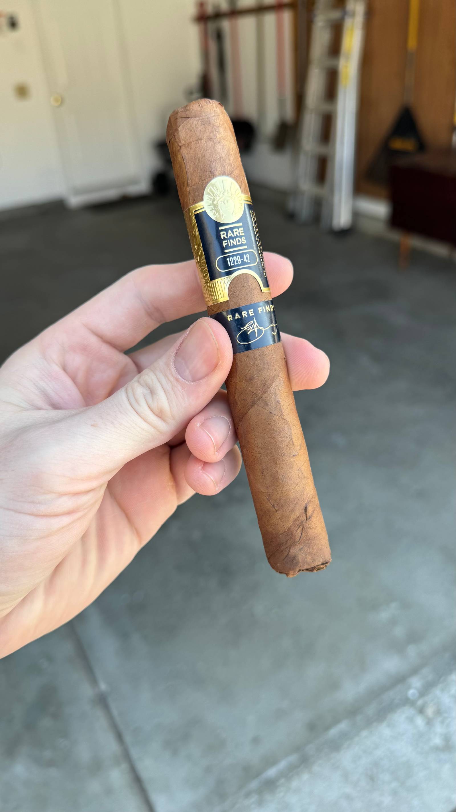 Photo 2 of 4 for Tobacconist of Greenwich Rare Finds 1229-42 Toro 6" * 55, reviewed on Mar 13, 2025 and given a rating of 7.4.