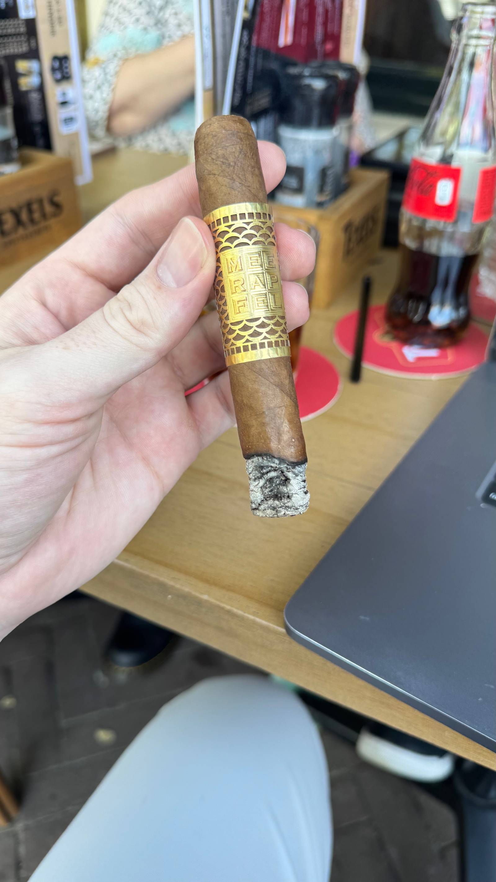 Photo 2 of 6 for Meerapfel Ernest Master Robusto 4.875" * 50, reviewed on Apr 28, 2025 and given a rating of 7.4.