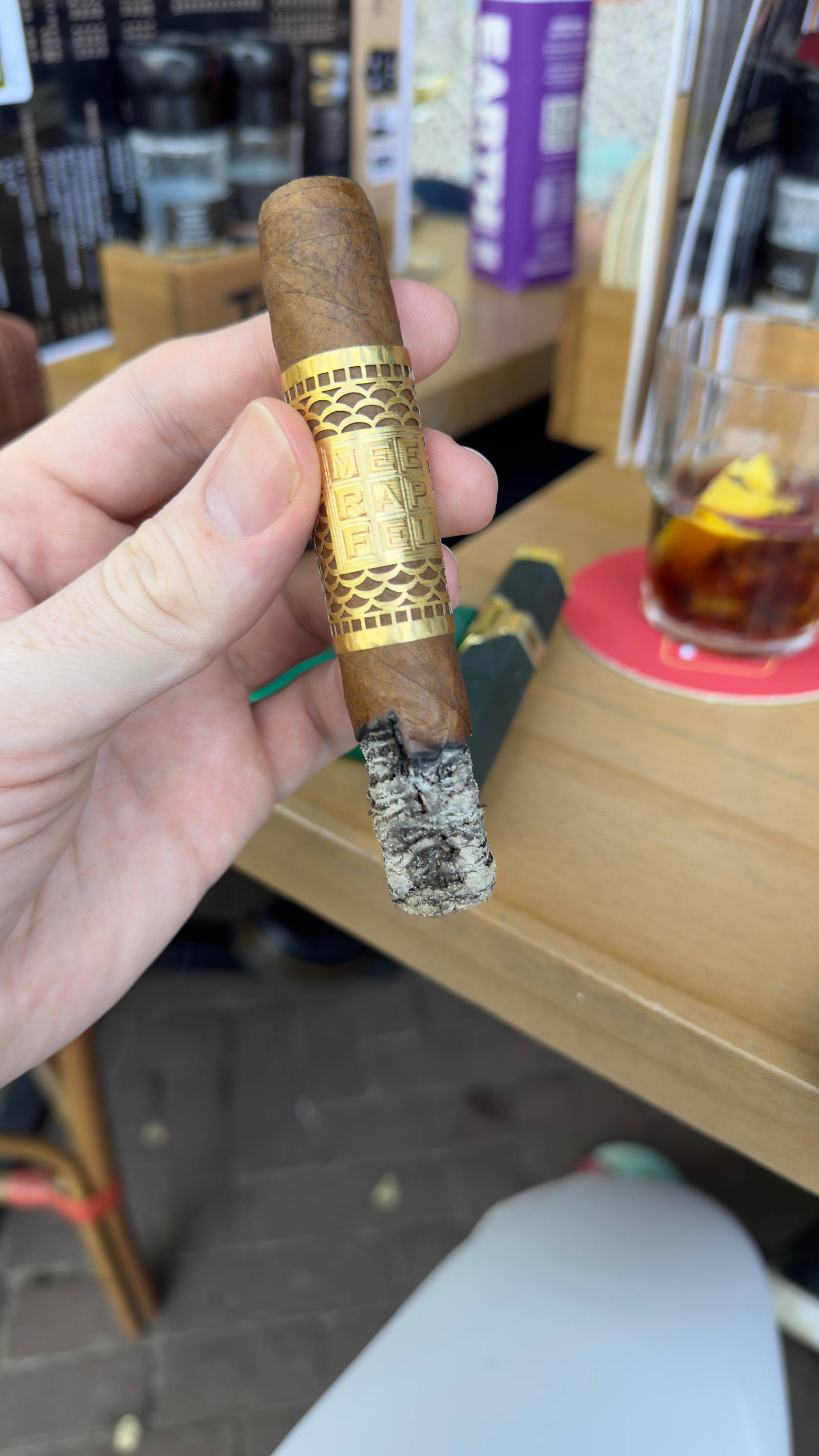 Photo 3 of 6 for Meerapfel Ernest Master Robusto 4.875" * 50, reviewed on Apr 28, 2025 and given a rating of 7.4.