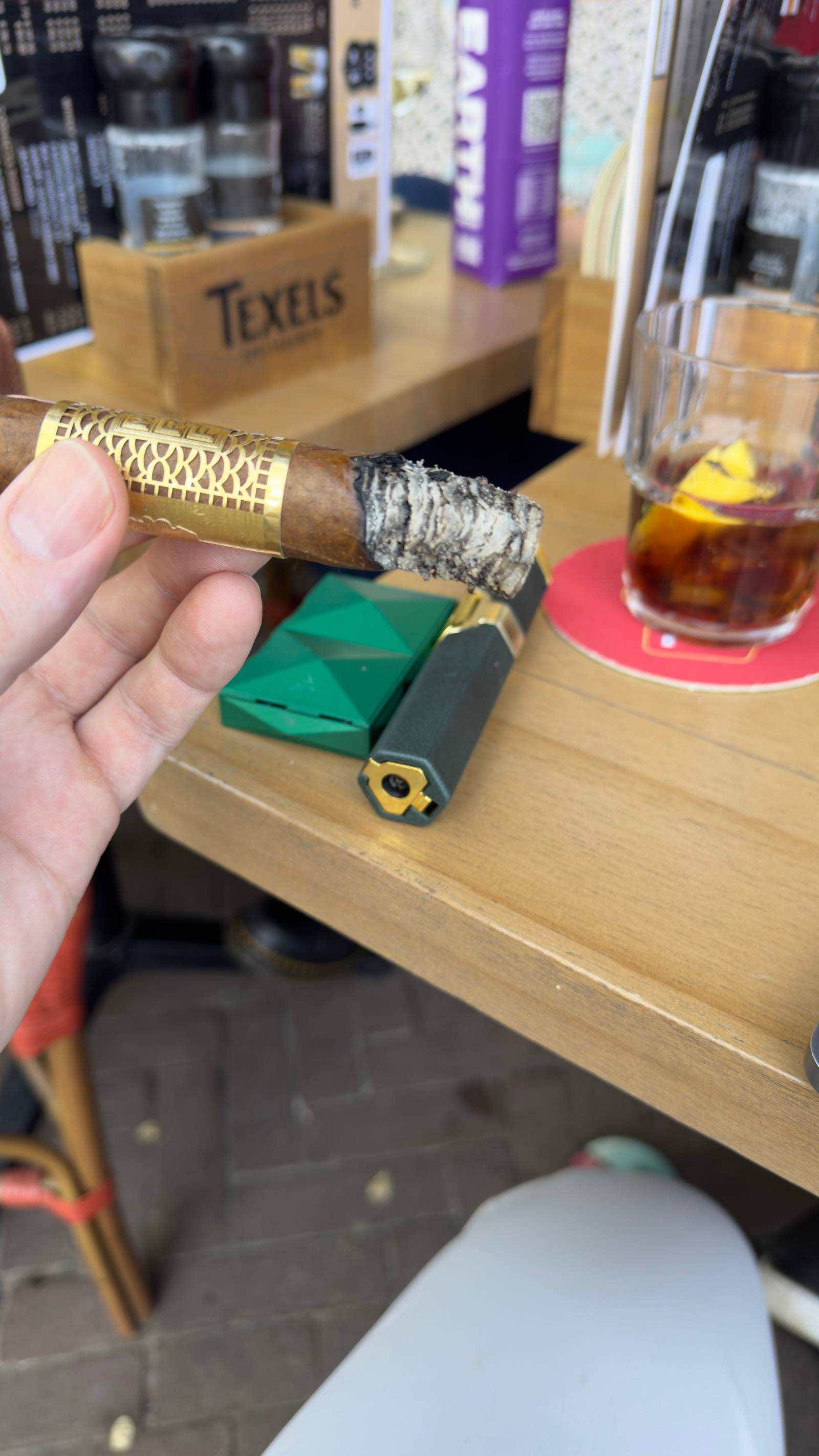 Photo 4 of 6 for Meerapfel Ernest Master Robusto 4.875" * 50, reviewed on Apr 28, 2025 and given a rating of 7.4.