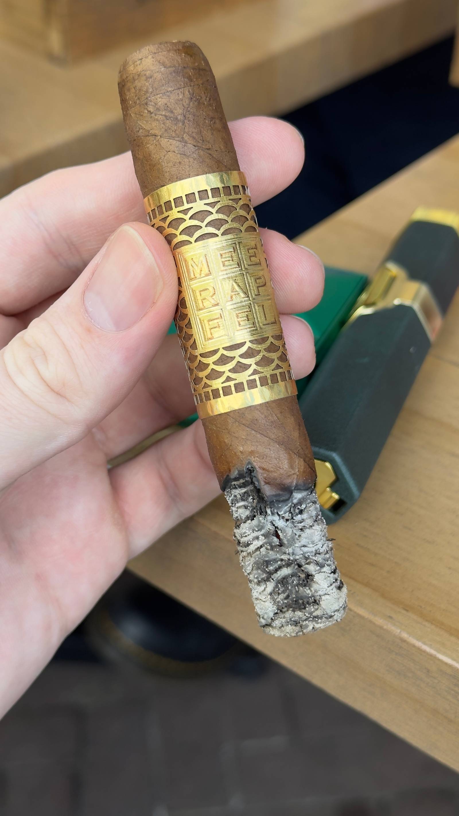 Photo 6 of 6 for Meerapfel Ernest Master Robusto 4.875" * 50, reviewed on Apr 28, 2025 and given a rating of 7.4.