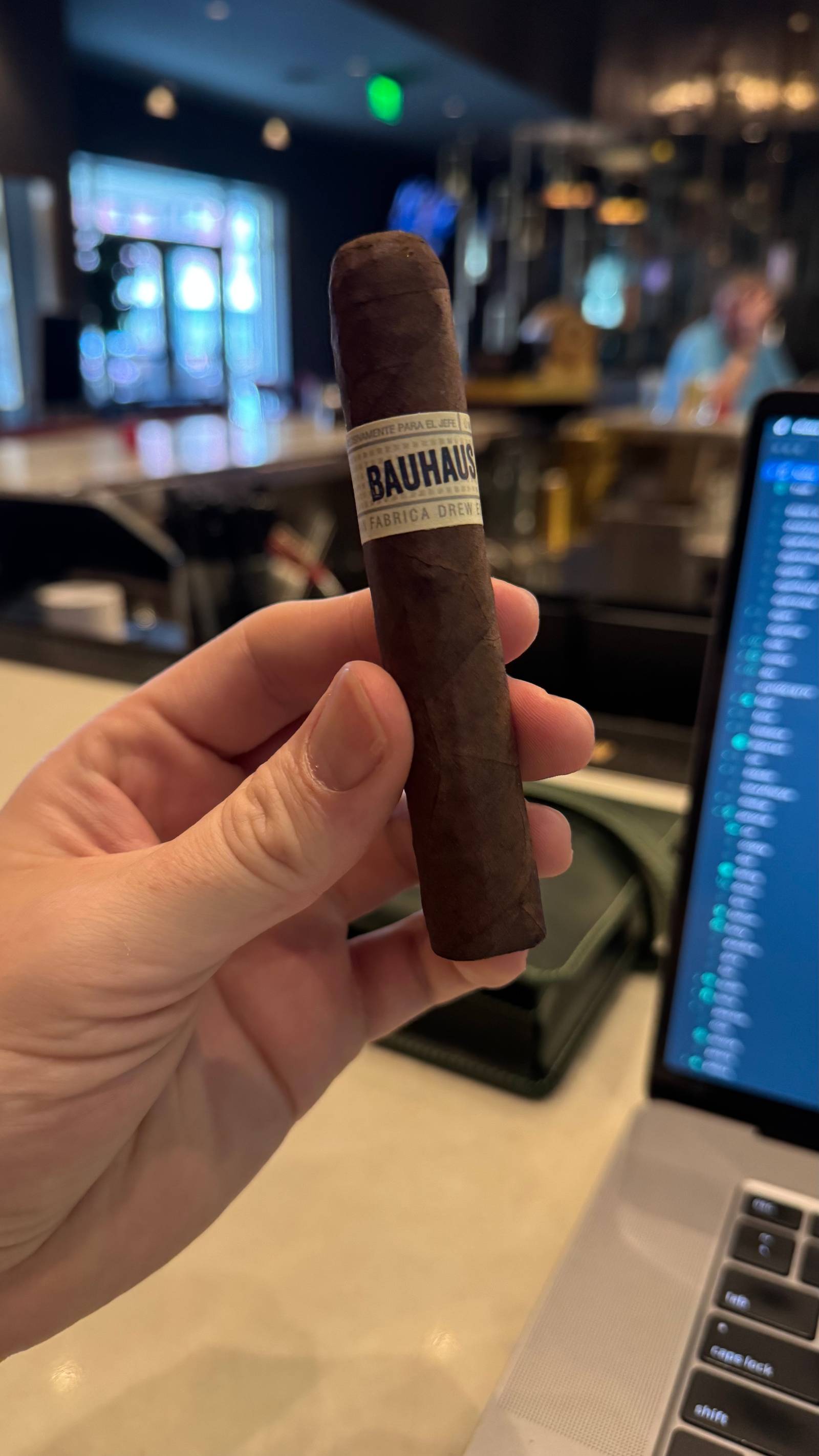 Photo 1 of 3 for Liga Privada Unco Serie Bauhaus Short Robusto 4.5" * 50, reviewed on Aug 14, 2025 and given a rating of 7.8.
