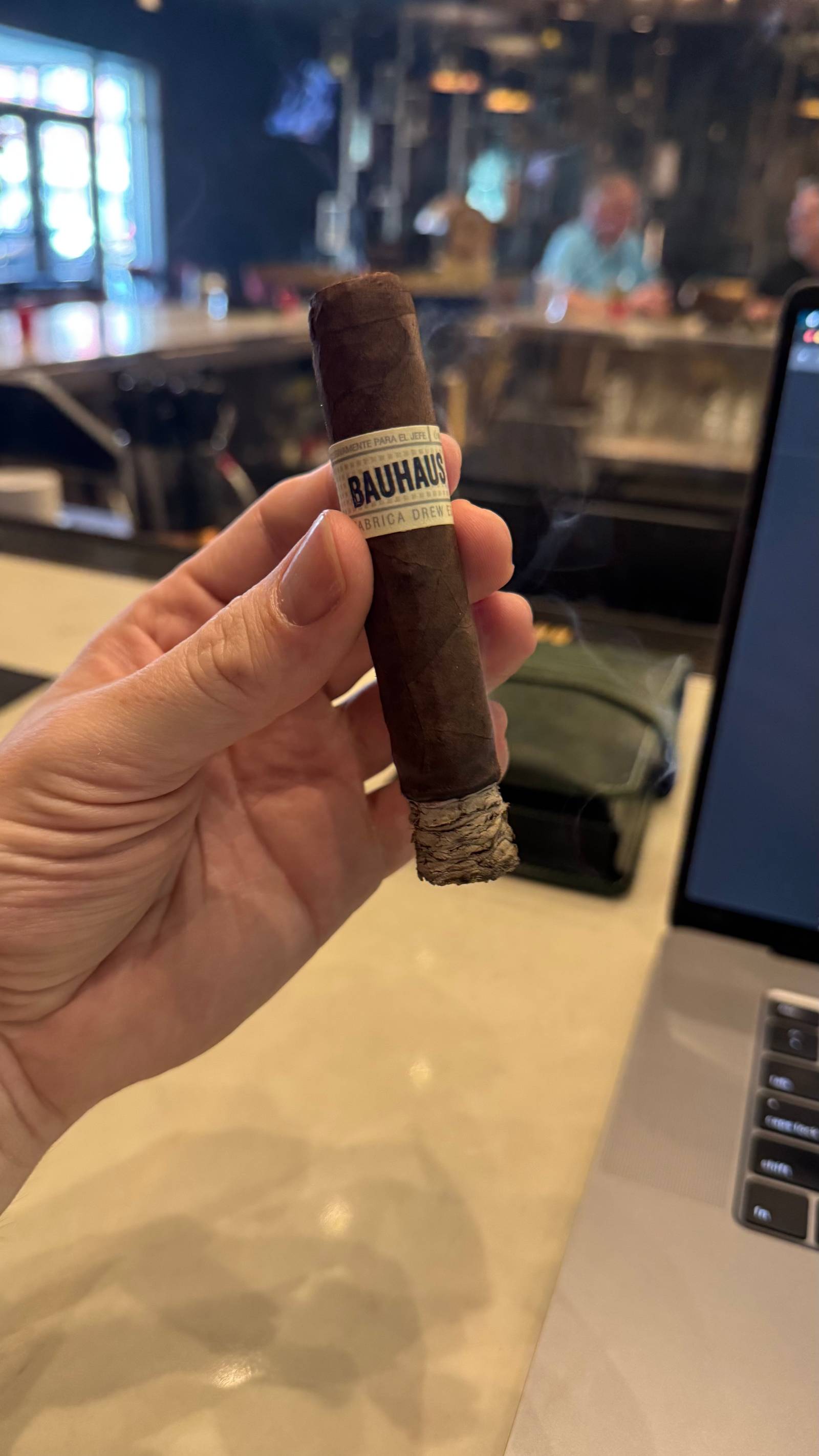 Photo 2 of 3 for Liga Privada Unco Serie Bauhaus Short Robusto 4.5" * 50, reviewed on Aug 14, 2025 and given a rating of 7.8.
