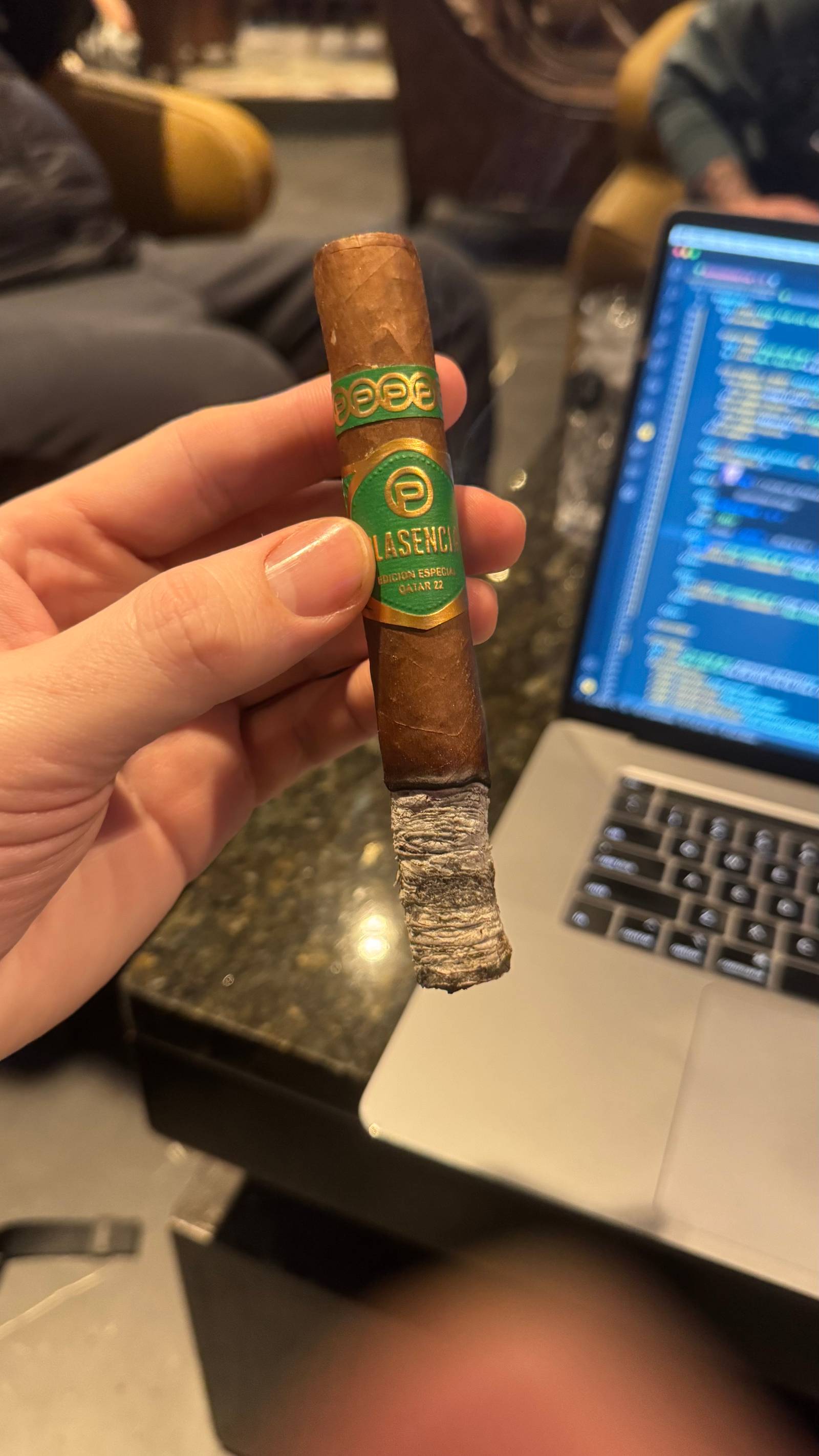 Photo 5 of 6 for Plasencia Edición Espcial Qatar Ehtëfal Toro 6" * 52, reviewed on Feb 16, 2025 and given a rating of 7.9.