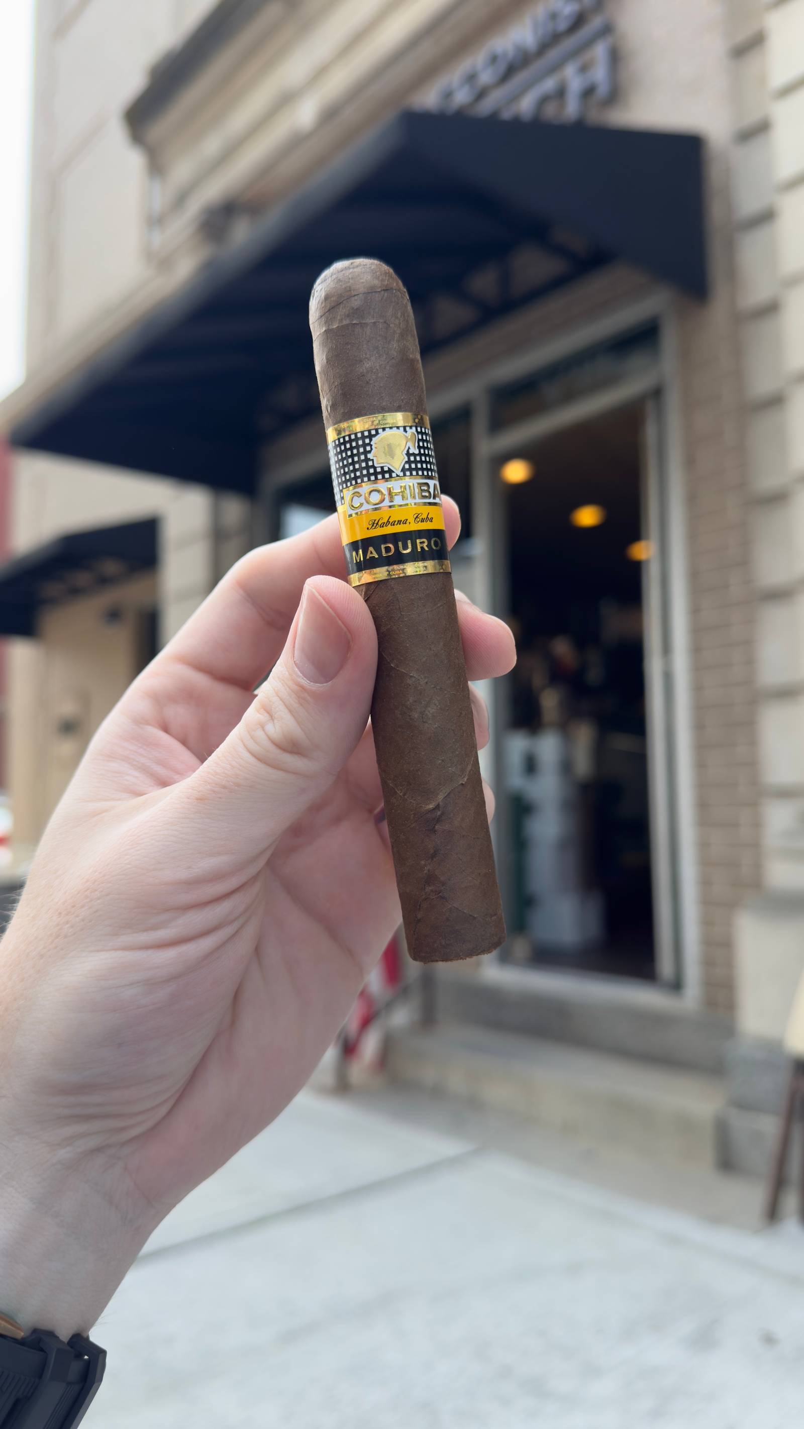 Photo 1 of 3 for Cohiba Magicos Maduro 5 4.5" * 52, reviewed on Jun 11, 2025 and given a rating of 7.9.
