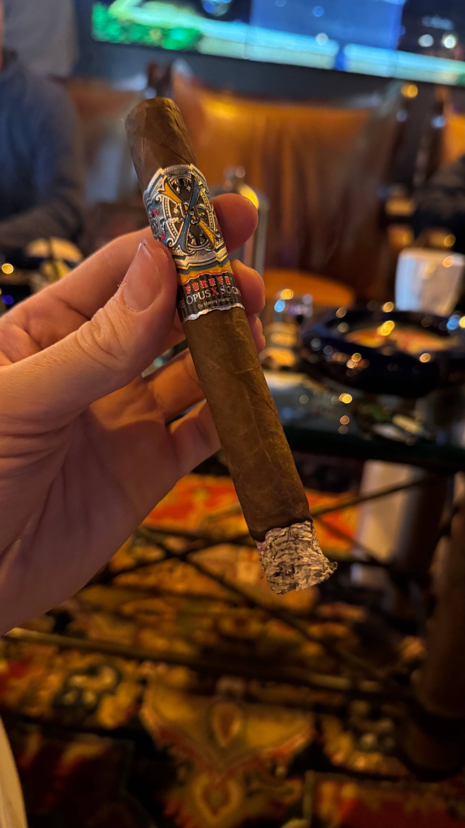 Photo 3 of 8 for Arturo Fuente Fuente Fuente OpusX Society Corona Grande 6.25" * 49, reviewed on Jan 17, 2025 and given a rating of 8.1.