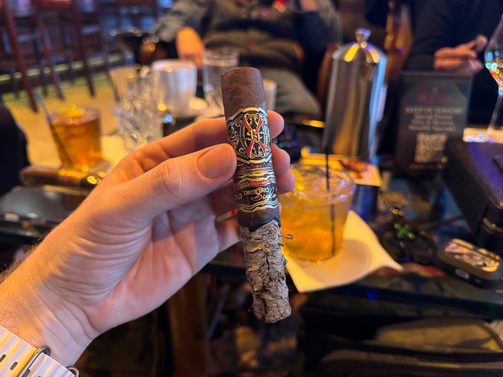 Photo 5 of 6 for Arturo Fuente Fuente Fuente OpusX Dubai Exclusivo Black #56 5.75" * 56, reviewed on Feb 7, 2025 and given a rating of 8.1.