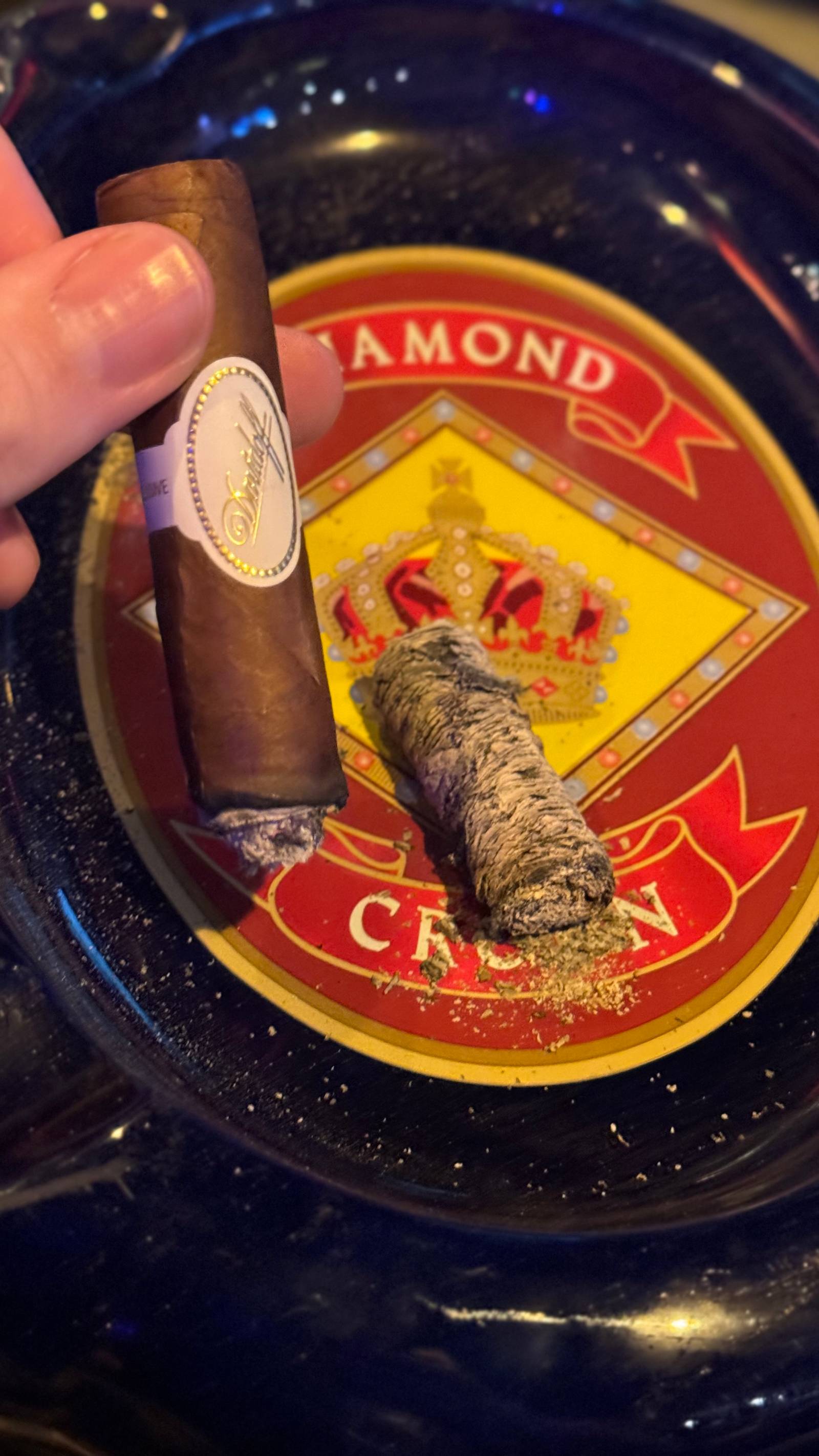 Photo 3 of 5 for Davidoff Blend Exclusive Edition 10 Year Anniversary Toro 6" * 50, reviewed on Dec 2, 2024 and given a rating of 8.2. Best word to describe this particular review is "Inviting".